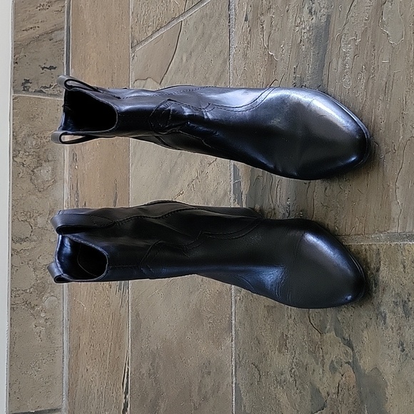 Womens Western Style Booties, black, 3" block heel. Aerosoles. Size 8 - Picture 3 of 7
